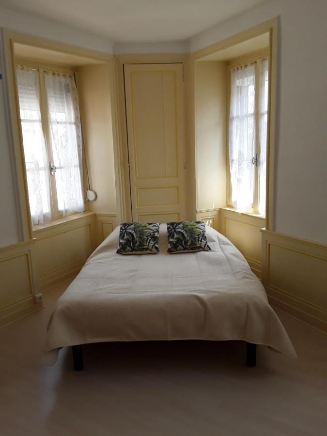 Les 3 Couronnes Apartment Granville Exterior photo
